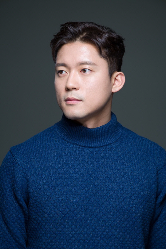 '밀리 로드'에서 '김대호의 사진 일기'를 연재하는 김대호 MBC 아나운서. 밀리의서재 제공